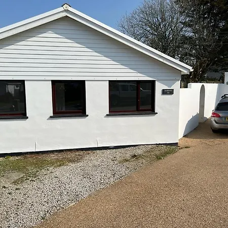 Holiday home Cheerful 4 Bedroom Bungalow, Garden & Free Parking *