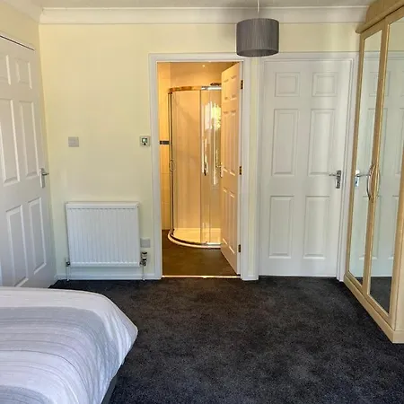Cheerful 4 Bedroom Bungalow, Garden & Free Parking Carbis Bay