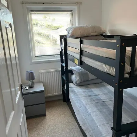 Holiday home Cheerful 4 Bedroom Bungalow, Garden & Free Parking *