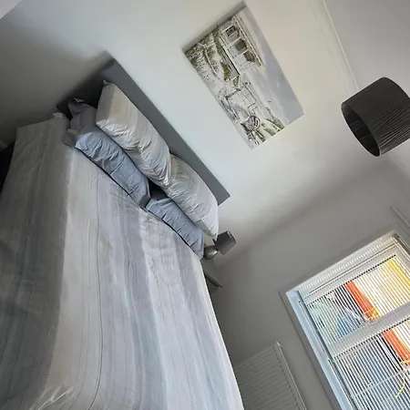Cheerful 4 Bedroom Bungalow, Garden & Free Parking Carbis Bay